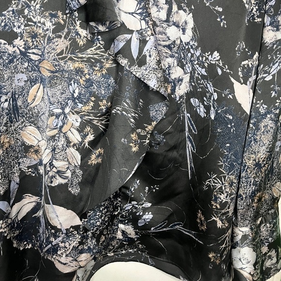 Banana Republic Grey Floral Blouse - Picture 6 of 8